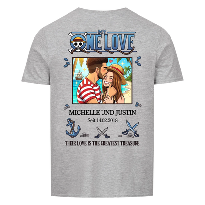 My One Love Upload 1 – Personalisierbares Geschenk für Paare (Rückendruck)