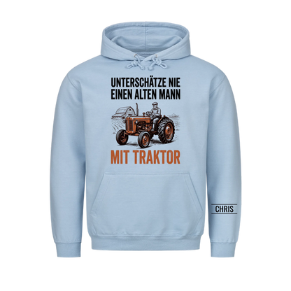 Unterschätze nie einen alten Mann mit Traktor - Lustiges Geschenk für Landwirt, Papa & Opa - Personalisiertes Shirt