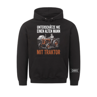 Unterschätze nie einen alten Mann mit Traktor - Lustiges Geschenk für Landwirt, Papa & Opa - Personalisiertes Shirt