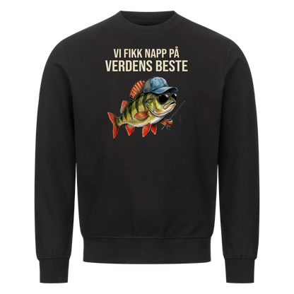 Vi fikk napp på verdens beste pappa. Fisk med barnas navn. Personlig t-skjorte i farsdagsgave