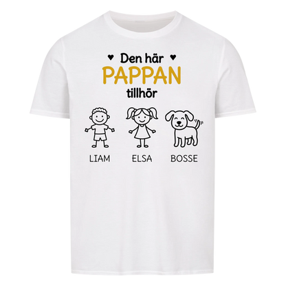 Den här pappan tillhör. Barnens namn och figurer på bröstet. Present till pappa på fars dag. Personlig t-shirt
