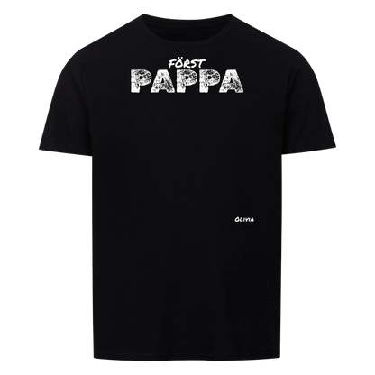 Först pappa nu farfar t-shirt med handavtryck och barnens namn. Fars dag present