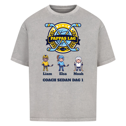 Pappas lag hockey t-shirt med barnens namn och figurer. Present till pappa, farfar och morfar