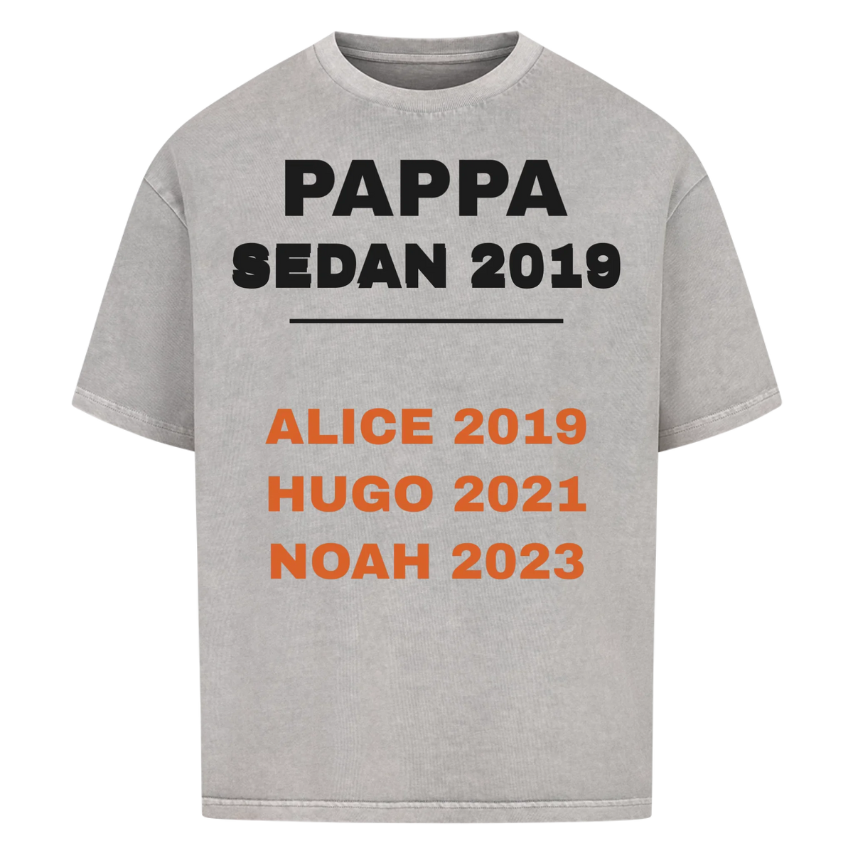 Pappa sedan t-shirt med årtal och barnens namn och födelseår. Personlig present till pappa