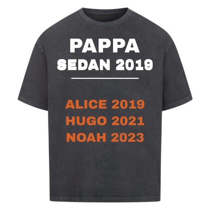 Pappa sedan t-shirt med årtal och barnens namn och födelseår. Personlig present till pappa