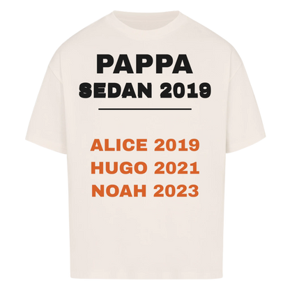 Pappa sedan t-shirt med årtal och barnens namn och födelseår. Personlig present till pappa