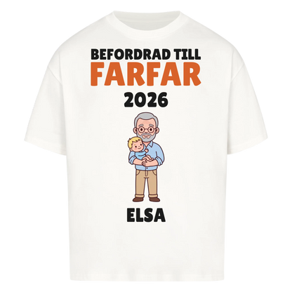 Befordrad till farfar t-shirt med årtal och barnbarnets namn. Personlig present
