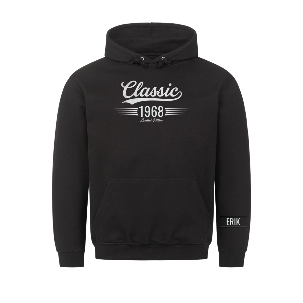Classic hoodie med födelseår och namn på ärmen. Present till pappa och farfar