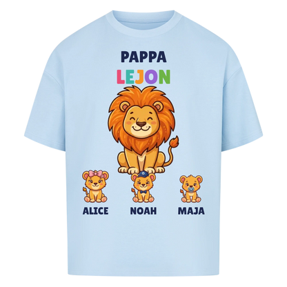 Pappa Lejon t-shirt med lejonpappa, barnens namn och små lejonungar. Personlig present till pappa