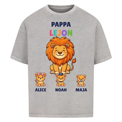 Pappa Lejon t-shirt med lejonpappa, barnens namn och små lejonungar. Personlig present till pappa