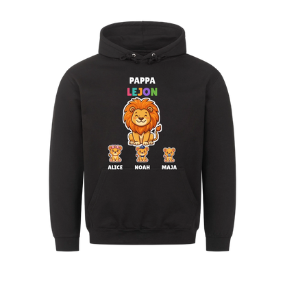 Pappa Lejon hoodie med lejonpappa, barnens figurer och namn. Present till pappa
