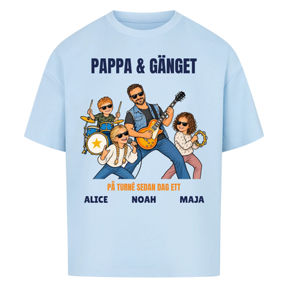 Pappa och gänget t-shirt med ditt foto som tecknat rockband och barnens namn. Personlig present till pappa