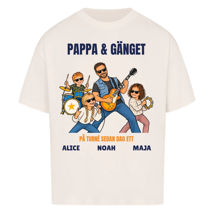 Pappa och gänget t-shirt med ditt foto som tecknat rockband och barnens namn. Personlig present till pappa