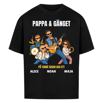 Pappa och gänget t-shirt med ditt foto som tecknat rockband och barnens namn. Personlig present till pappa