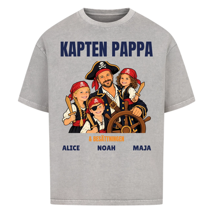 Kapten pappa t-shirt med ditt foto som tecknad piratkapten och barnens namn. Personlig present till pappa