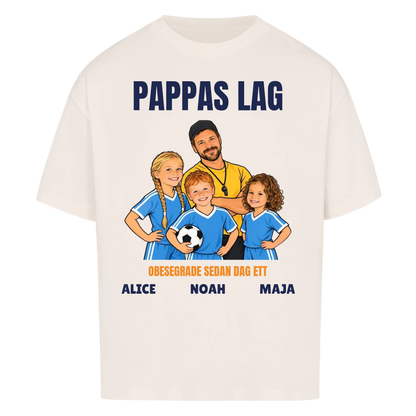 Pappas lag t-shirt med ditt foto som tecknad tränare och barnens namn. Personlig present till pappa