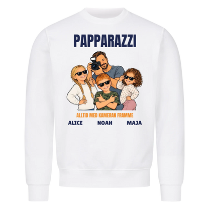 Papparazzi t-shirt med ditt foto som tecknad fotograf och barnens namn. Rolig present till pappa