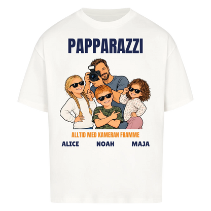 Papparazzi t-shirt med ditt foto som tecknad fotograf och barnens namn. Rolig present till pappa