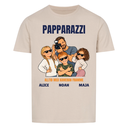 Papparazzi t-shirt med ditt foto som tecknad fotograf och barnens namn. Rolig present till pappa