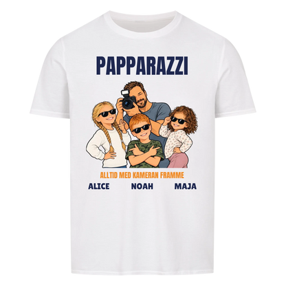 Papparazzi t-shirt med ditt foto som tecknad fotograf och barnens namn. Rolig present till pappa