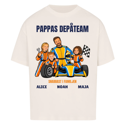 Pappas depåteam t-shirt med ditt foto som tecknad racerförare och barnens namn. Personlig present till pappa