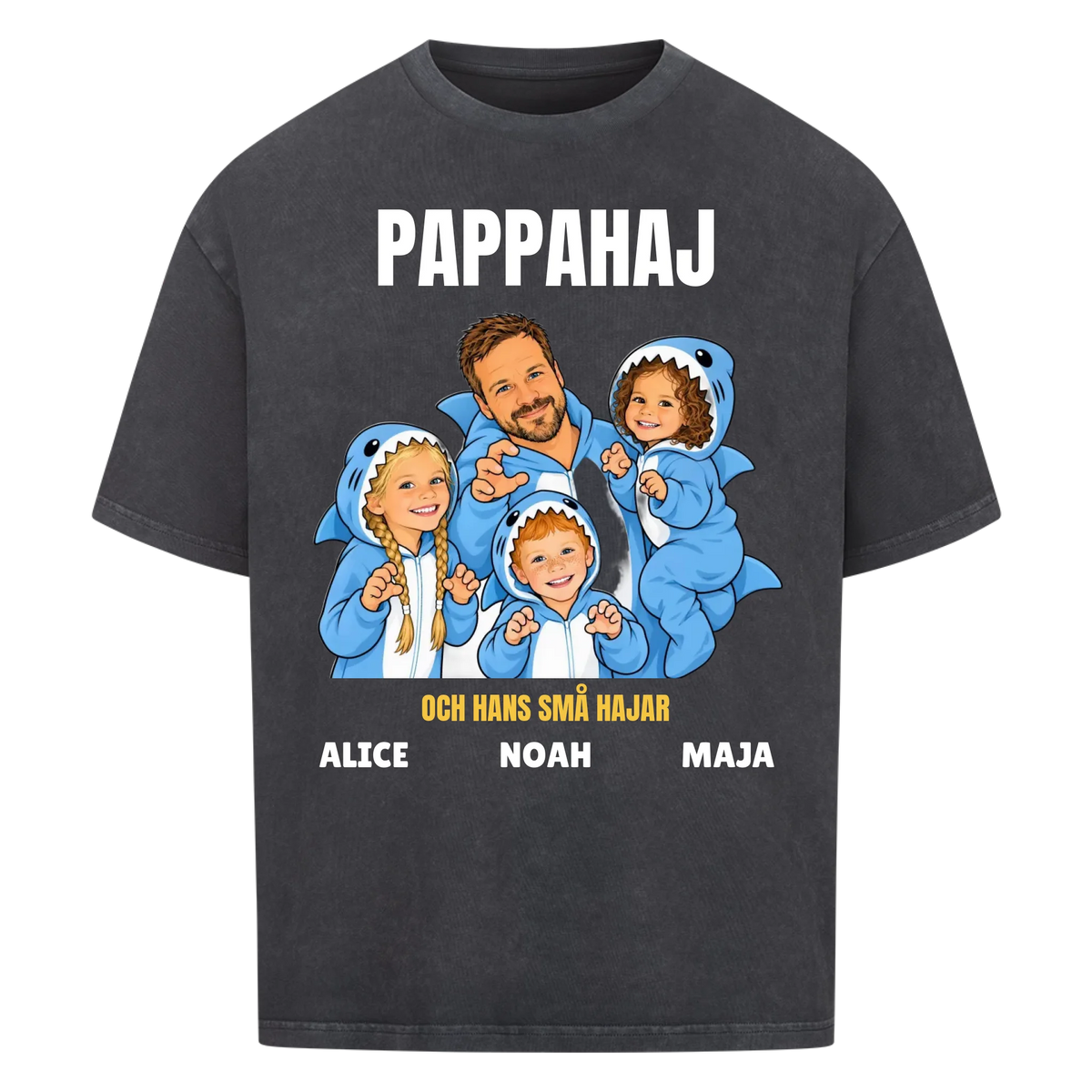 Pappahaj t-shirt med ditt foto som tecknad hajfamilj och barnens namn. Personlig present till pappa