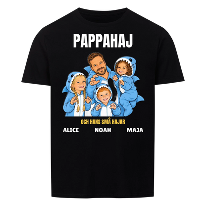 Pappahaj t-shirt med ditt foto som tecknad hajfamilj och barnens namn. Personlig present till pappa