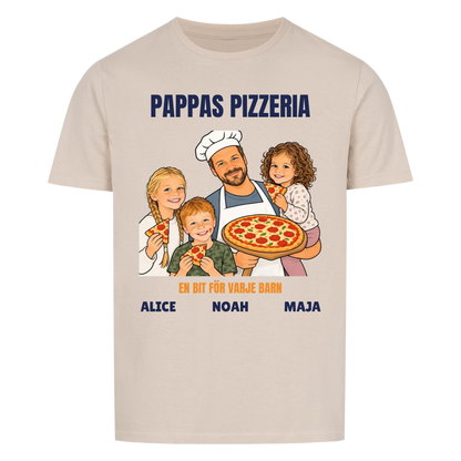 Pappas pizzeria t-shirt med ditt foto som tecknad pizzabagare och barnens namn. Rolig present till pappa