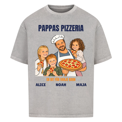 Pappas pizzeria t-shirt med ditt foto som tecknad pizzabagare och barnens namn. Rolig present till pappa