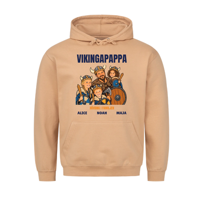 Vikingapappa t-shirt med ditt foto som tecknad vikingafamilj och barnens namn. Personlig present till pappa