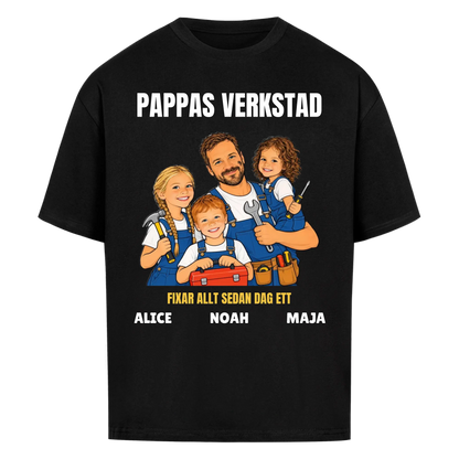 Pappas verkstad t-shirt med ditt foto som tecknad hantverkare och barnens namn. Personlig present till pappa