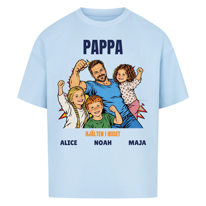 Pappa hjälten i huset t-shirt med ditt foto i pop art serietidningsstil och barnens namn. Personlig present till pappa