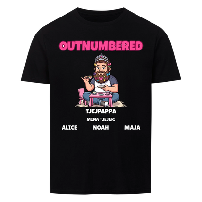 Girl Dad t-shirt med ditt foto som tecknad pappa och döttrarnas namn. Personlig present till pappa