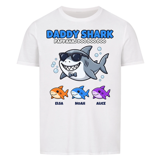 Daddy Shark t-shirt med tecknad hajpappa, små hajar och barnens namn. Rolig present till pappa