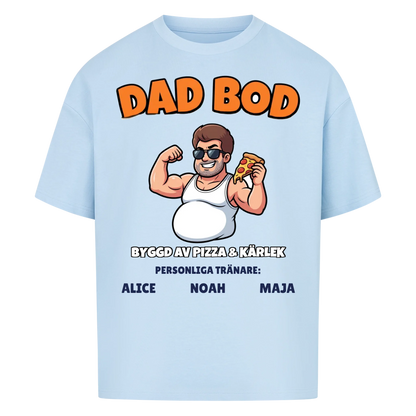 Dad Bod t-shirt med ditt foto som tecknad pappa och barnens namn. Rolig present till pappa