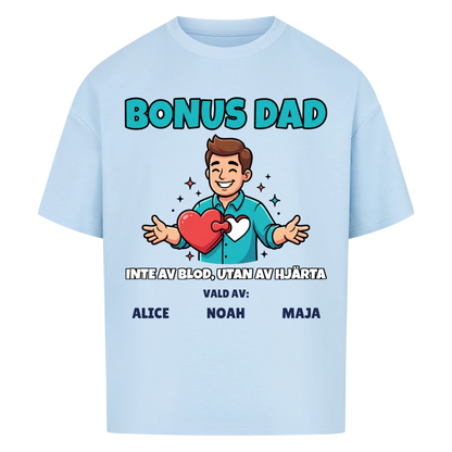 Bonus Dad t-shirt med ditt foto som tecknad bonuspappa och barnens namn. Personlig present till bonuspappa