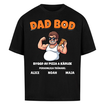 Dad Bod t-shirt med ditt foto som tecknad pappa och barnens namn. Rolig present till pappa