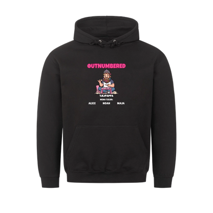 Girl Dad t-shirt med ditt foto som tecknad pappa och döttrarnas namn. Personlig present till pappa