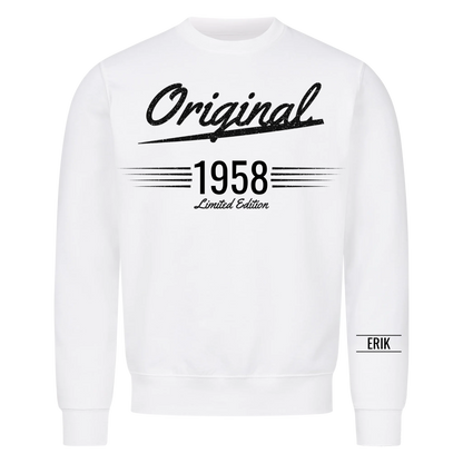 Original t-shirt med födelseår och namn på ärmen. Present till farfar och morfar