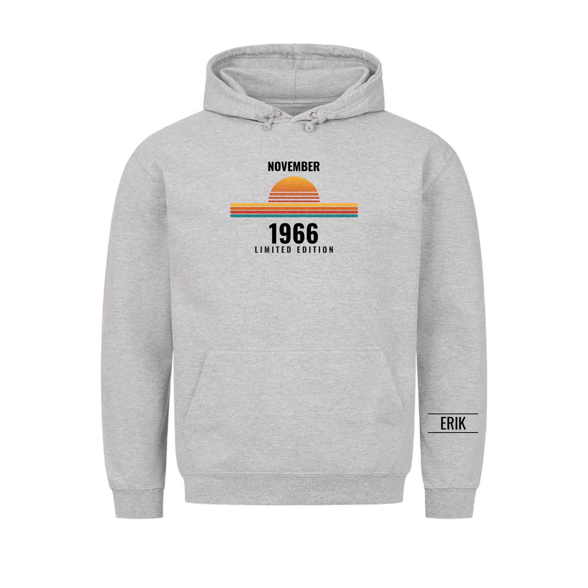 Retro t-shirt med födelsemånad, år och namn på ärmen. Present till pappa
