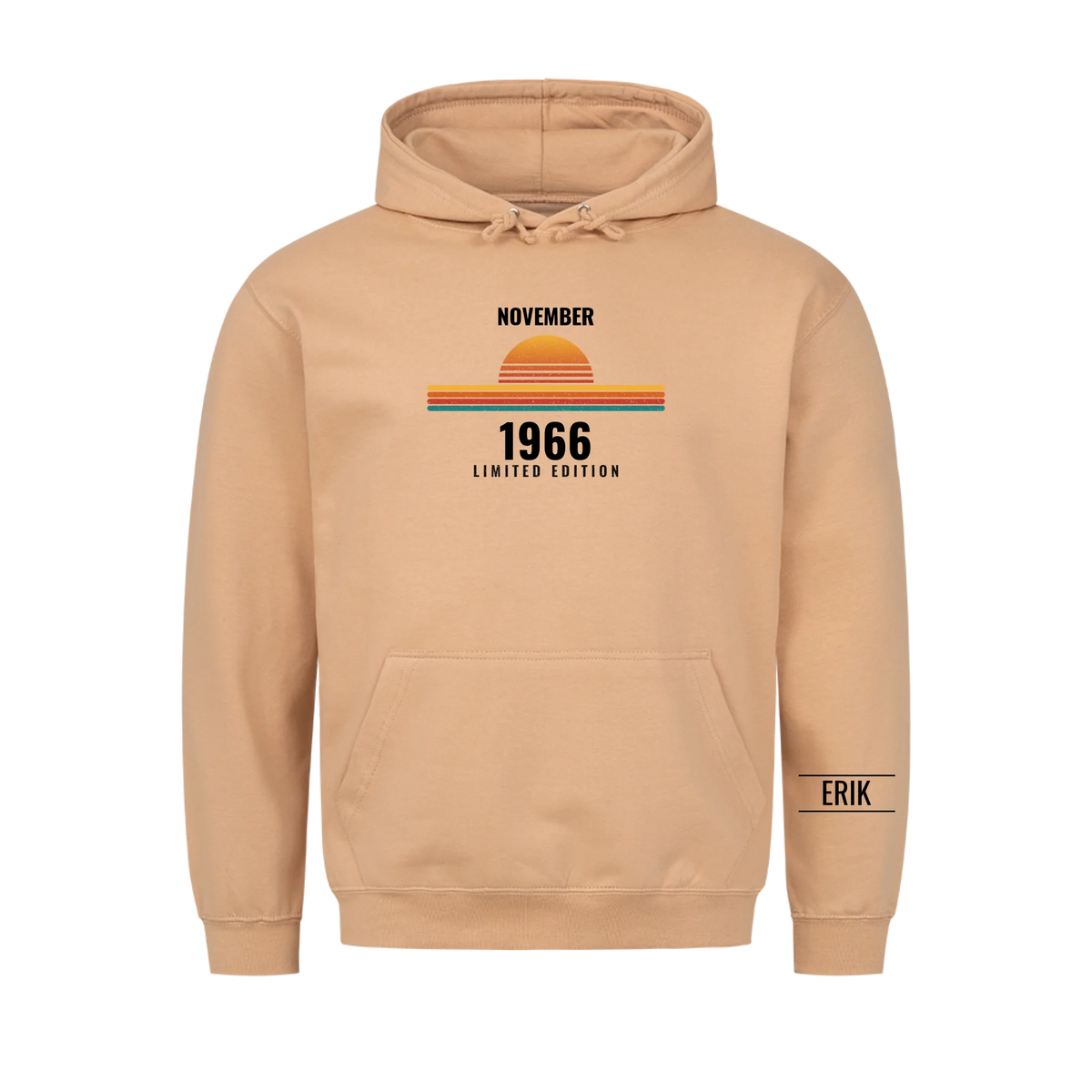 Retro t-shirt med födelsemånad, år och namn på ärmen. Present till pappa