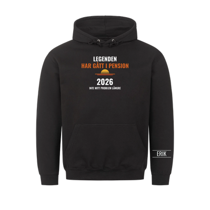 Legenden har gått i pension t-shirt med år och namn på ärmen. Present till pensionär