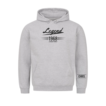 Legend T-Shirt mit Geburtsjahr und Name am Ärmel. Geschenk für Papa und Opa