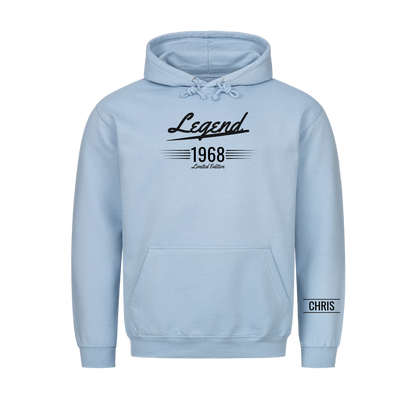 Legend T-Shirt mit Geburtsjahr und Name am Ärmel. Geschenk für Papa und Opa