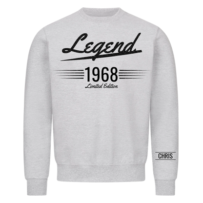 Legend T-Shirt mit Geburtsjahr und Name am Ärmel. Geschenk für Papa und Opa