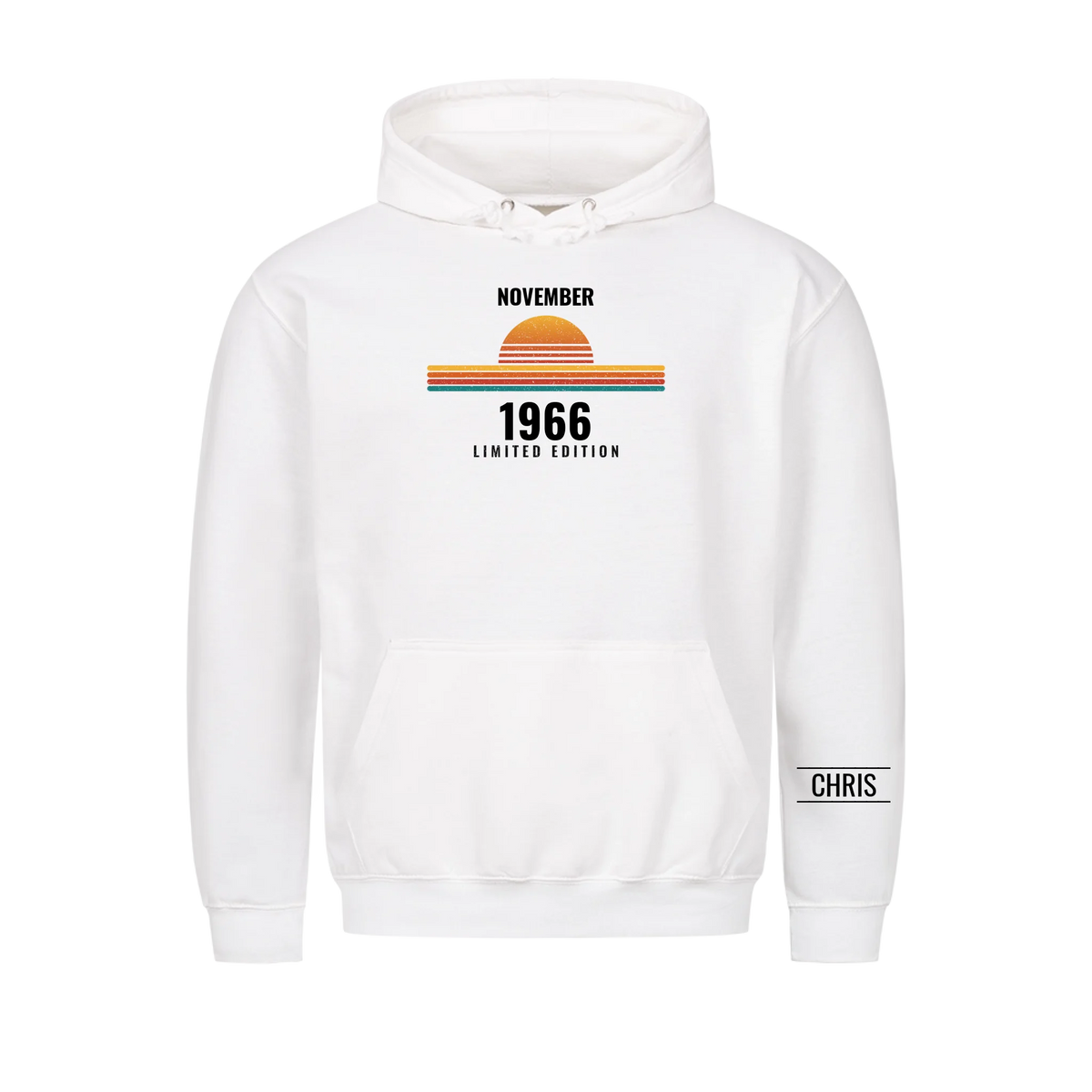 Retro T-Shirt mit Geburtsmonat, Jahr und Name am Ärmel. Geschenk für Papa